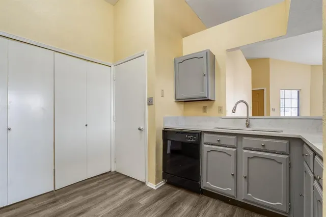 $2,500 | 134 London Lane, Glenn Heights, TX 75154