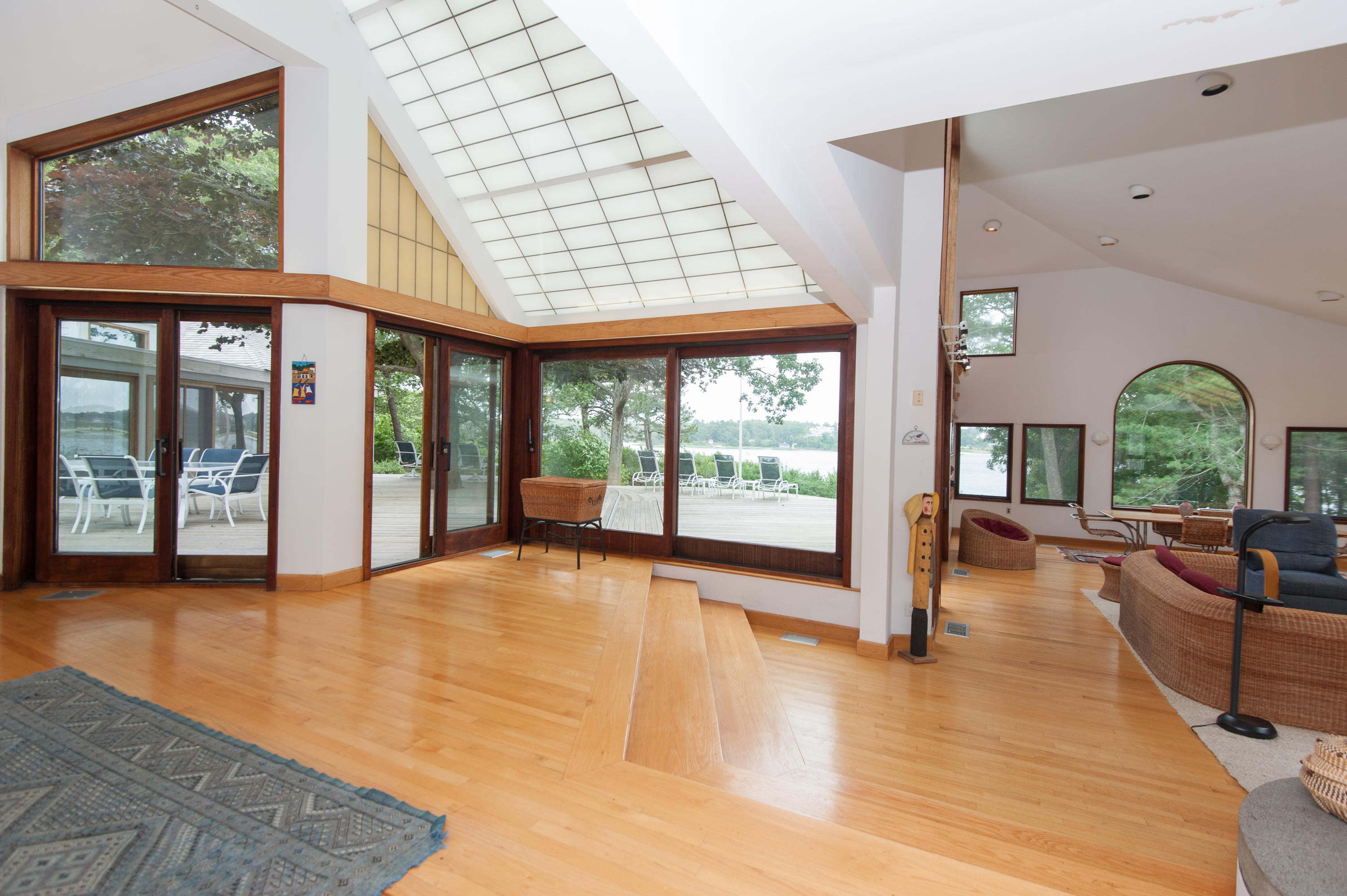 219-221 Scraggy Neck Road Cataumet, MA 02534 - Photo 12 of 25 Entry