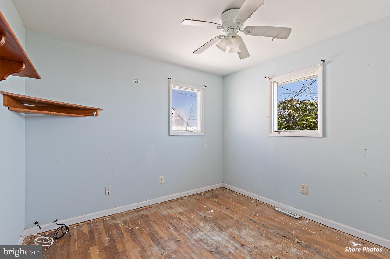 10 Iowa Court Tuckerton, NJ 08087 - Photo 27 of 33 a view of room with window and ceiling fan