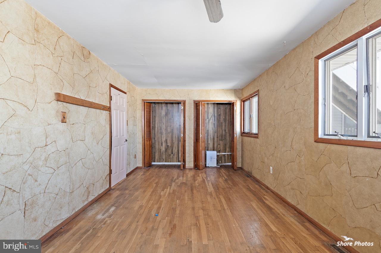 10 Iowa Court Tuckerton, NJ 08087 - Photo 30 of 33 a view of a livingroom with an entryway