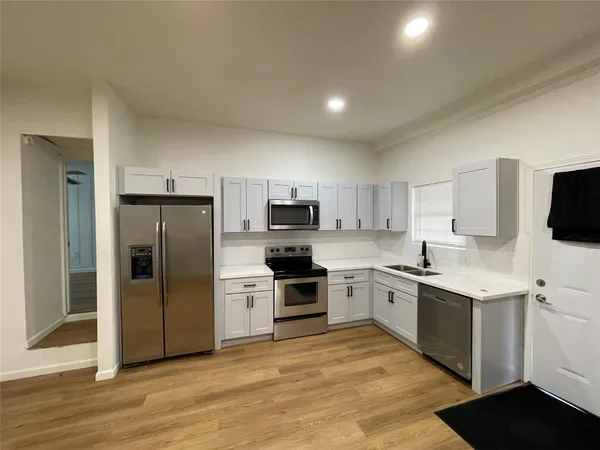 $1,000 | 6701 Eagle Pass Street, Unit 3, Houston, TX 77020
