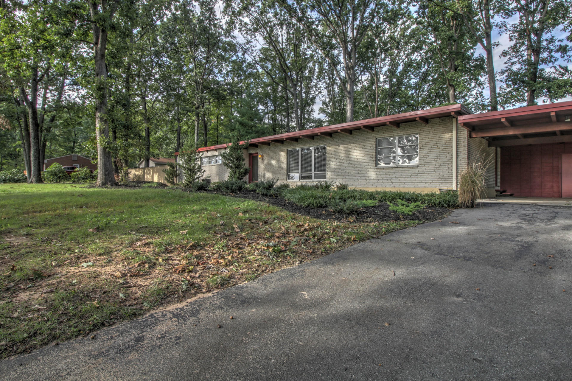 1945 West Ruritan Road Roanoke, VA 24012 - Photo 2 of 30 fhd_IMG_0880_1_2_3_4_5_6_4614842