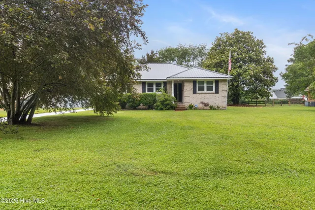 $385,000 | 185 Launch Landing Road, Moyock, NC 27958