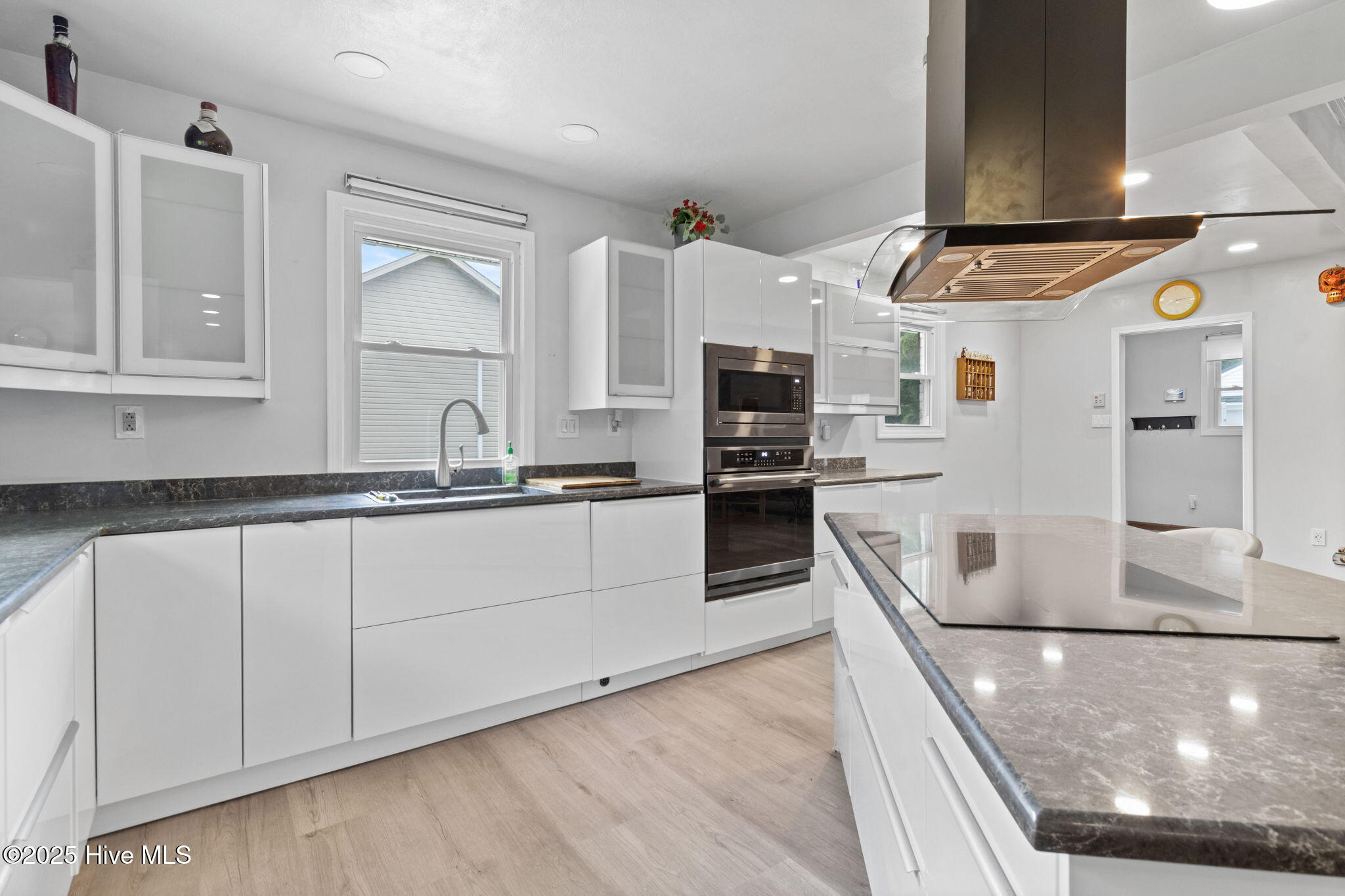 185 Launch Landing Road Moyock, NC 27958 - Photo 8 of 48 b4