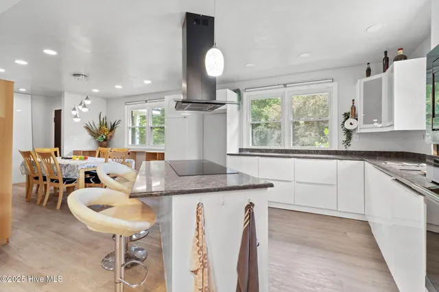 $385,000 | 185 Launch Landing Road, Moyock, NC 27958