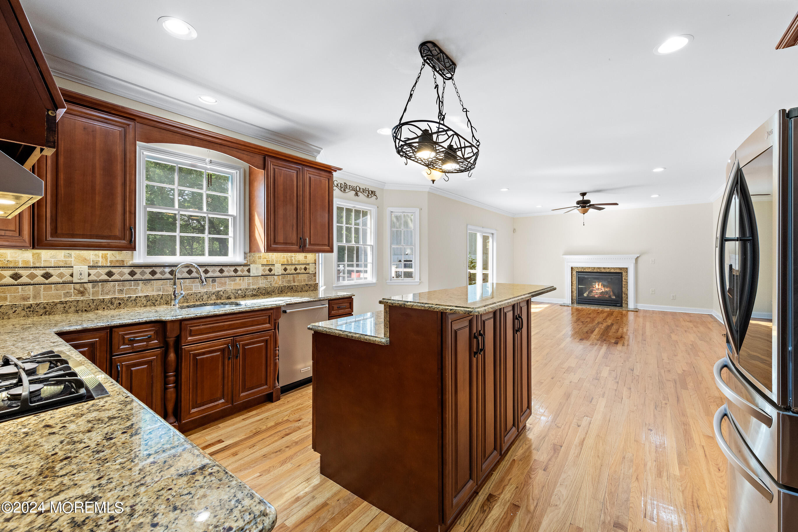 200 Red Hill Road Middletown, NJ 07748 - Photo 11 of 58 200RedHillOnline-22