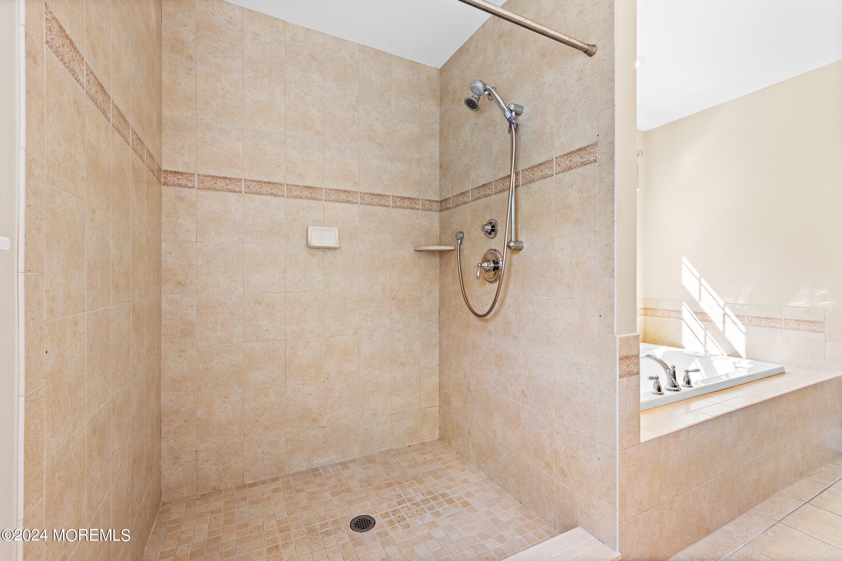 200 Red Hill Road Middletown, NJ 07748 - Photo 23 of 58 200RedHillOnline-42
