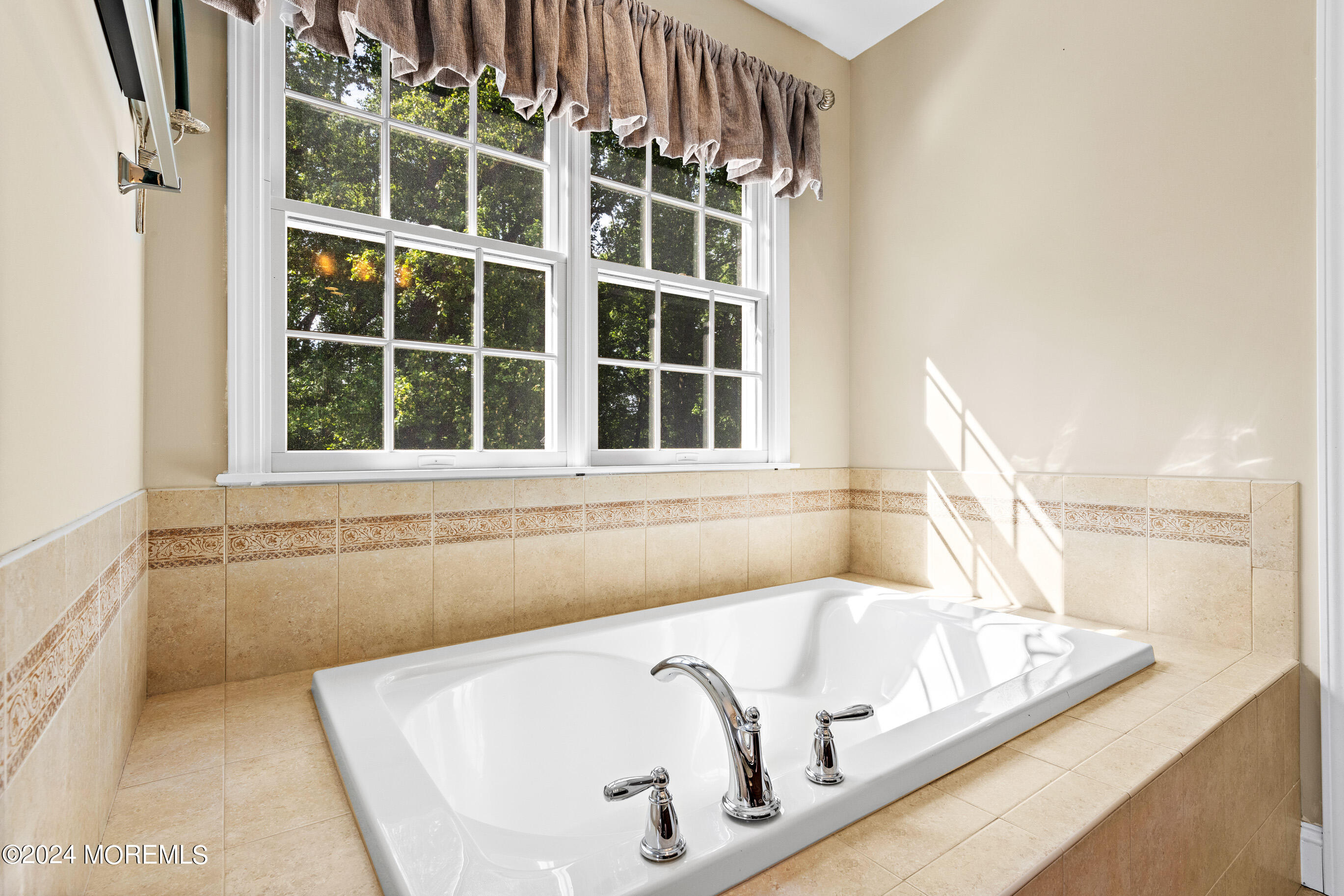 200 Red Hill Road Middletown, NJ 07748 - Photo 24 of 58 200RedHillOnline-43