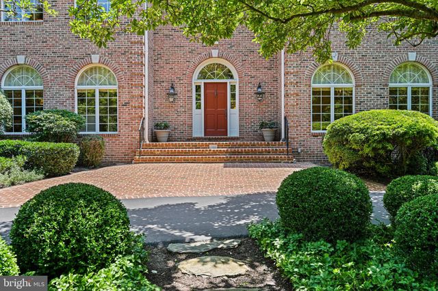$2,135,000 | 8017 Greenwich Woods Drive, McLean, VA 22102