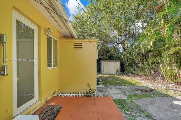 $995,000 | 11919 Northeast 8th Avenue, Biscayne Park, FL 33161