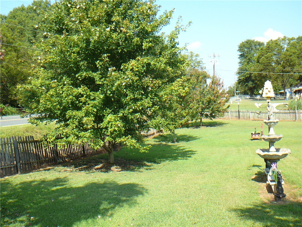 416 Old Asbury Road Anderson, SC 29625 - Photo 4 of 21 Gallery Image 4
