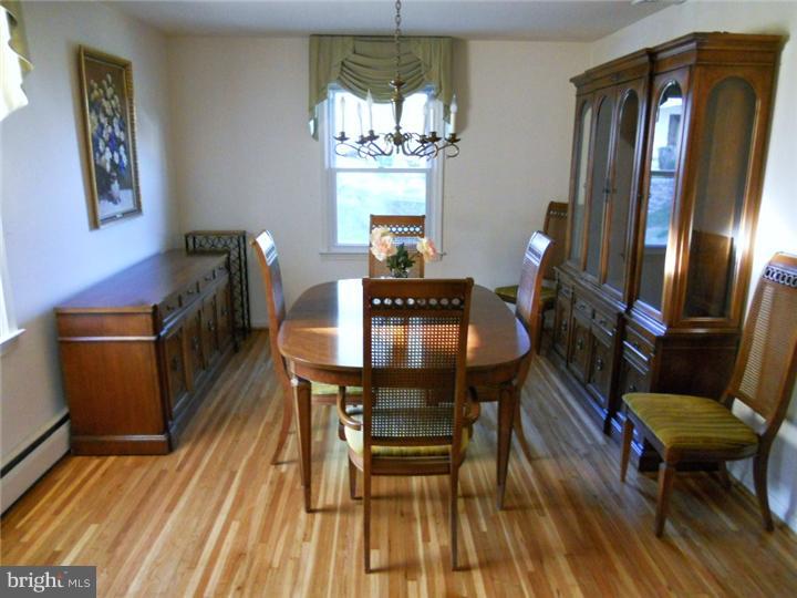 358 Hemlock Lane Springfield, PA 19064 - Photo 5 of 13 Dining Room