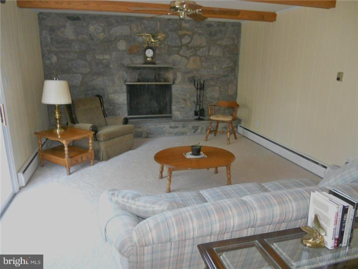 358 Hemlock Lane Springfield, PA 19064 - Photo 8 of 13 Family Room