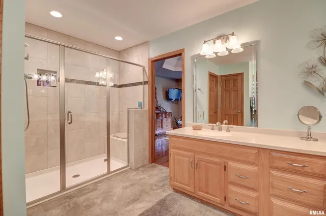 $475,000 | 582 Breezy Point Drive, Clinton, IA 52732