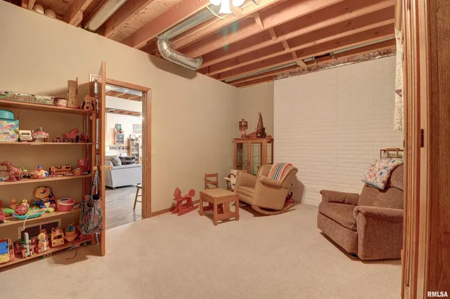 $475,000 | 582 Breezy Point Drive, Clinton, IA 52732