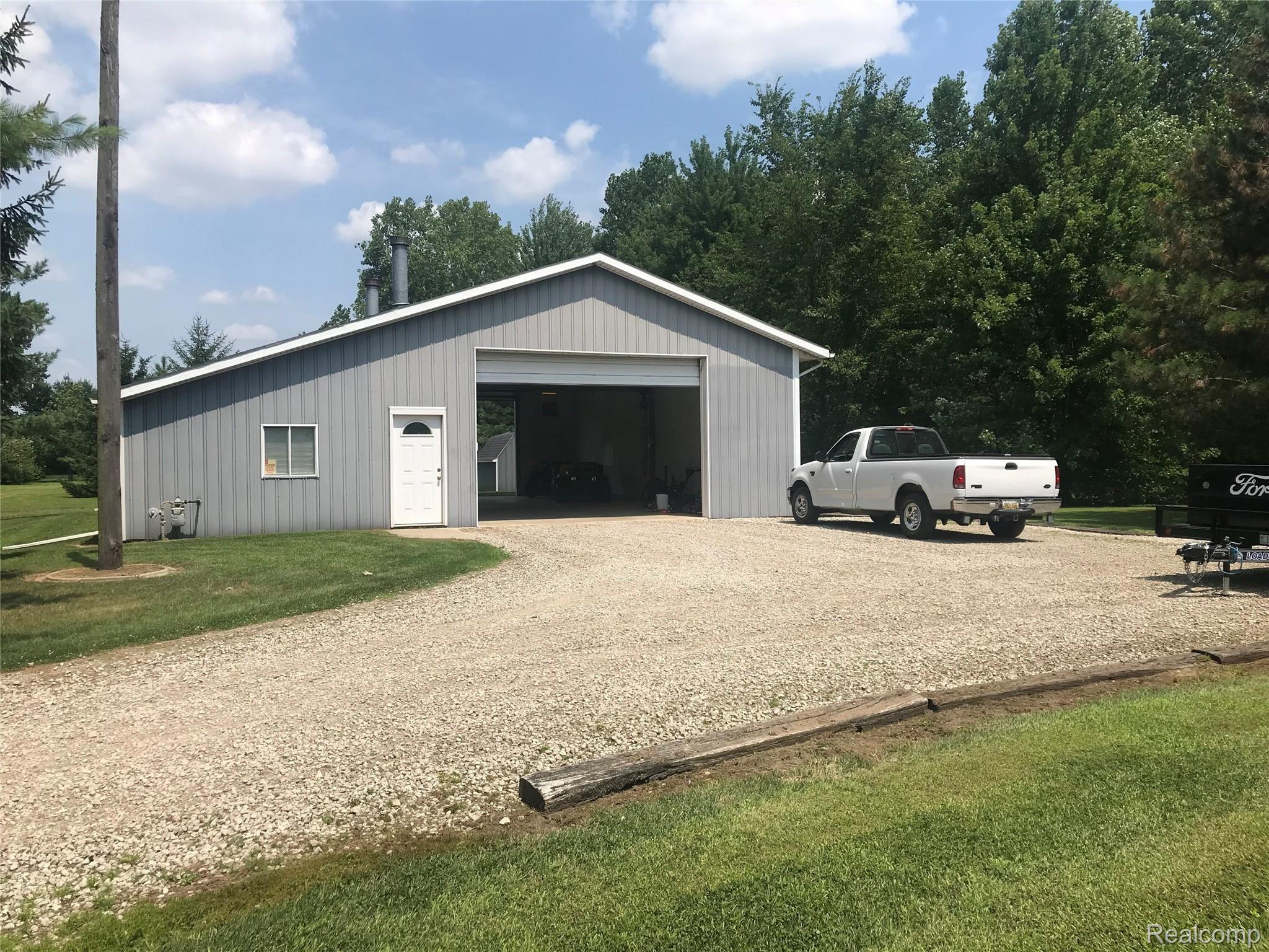 2384 West Labo Road Carleton, MI 48117 - Photo 7 of 63 IMG_7994.JPG
