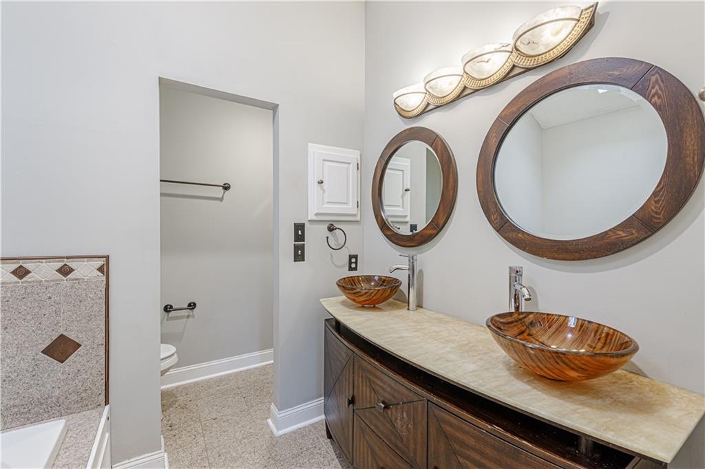 11030 Rene Street Lenexa, KS 66215 - Photo 24 of 39 Gallery Image 24