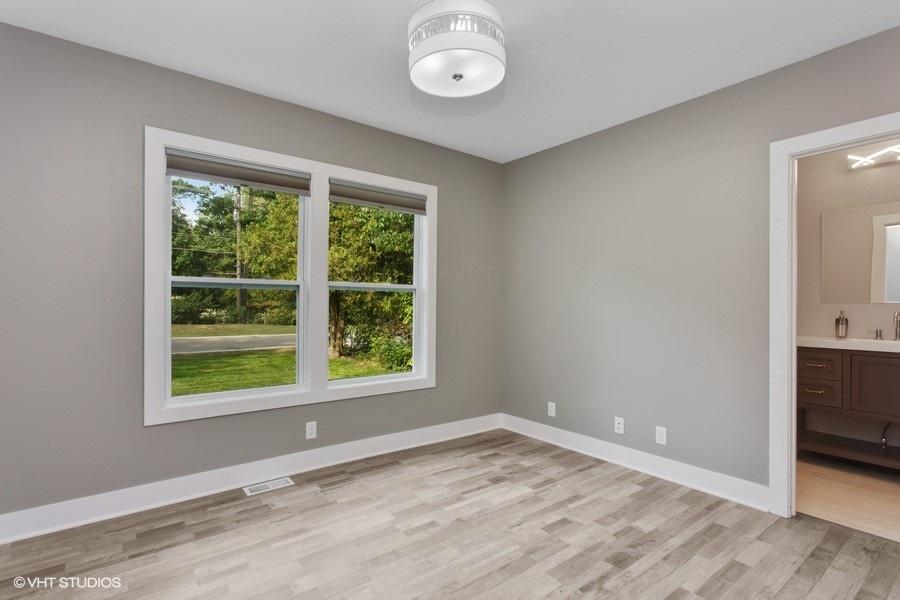 9560 Union Pier Road Union Pier, MI 49129 - Photo 6 of 23 06_9560UnionPierRd_14_PrimaryBedroom_Low