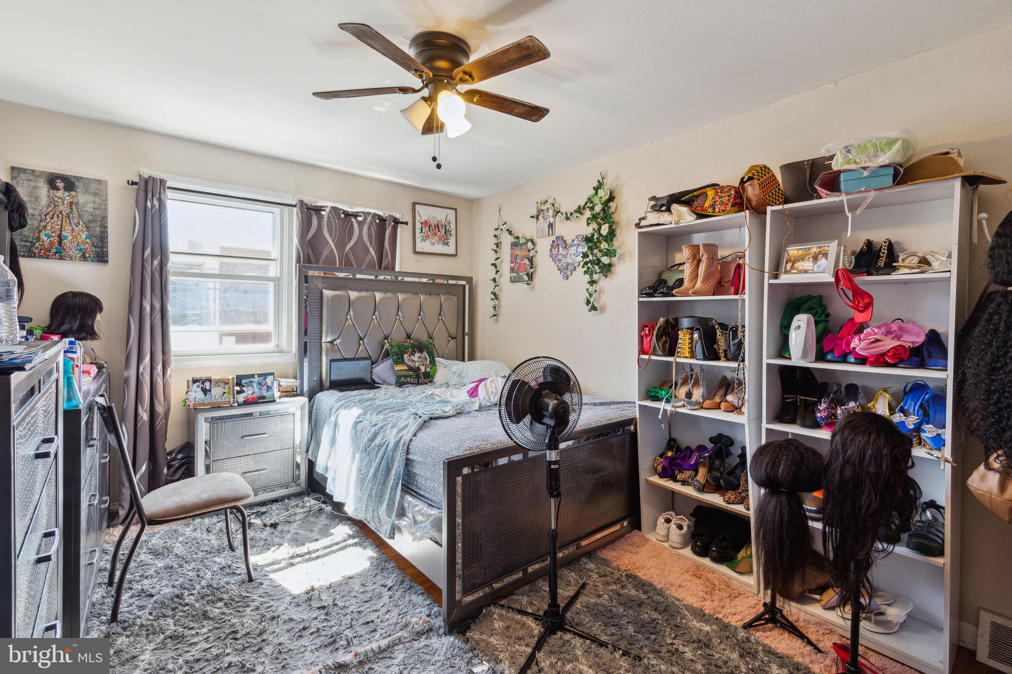 392 Beverly Boulevard Upper Darby, PA 19082 - Photo 21 of 26 a living room with furniture and a window