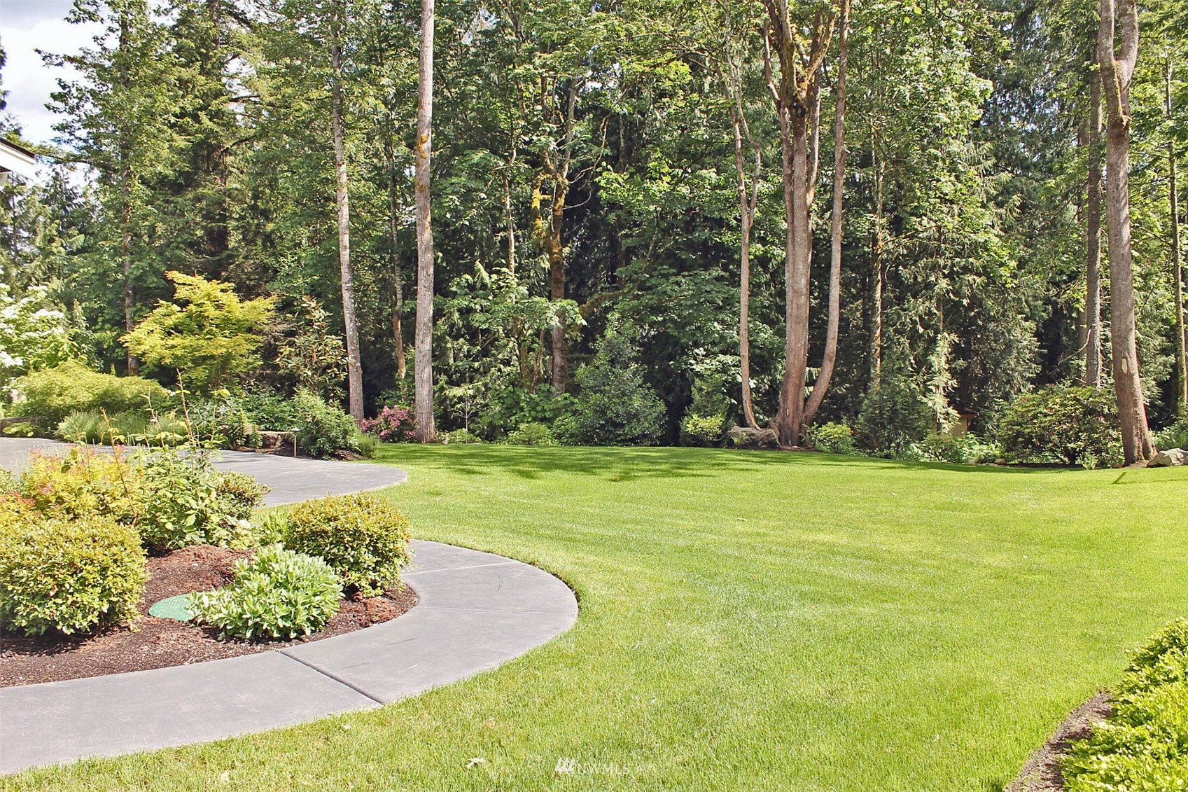17720 190th Avenue Southeast Renton, WA 98058 - Photo 2 of 40 a view of a garden