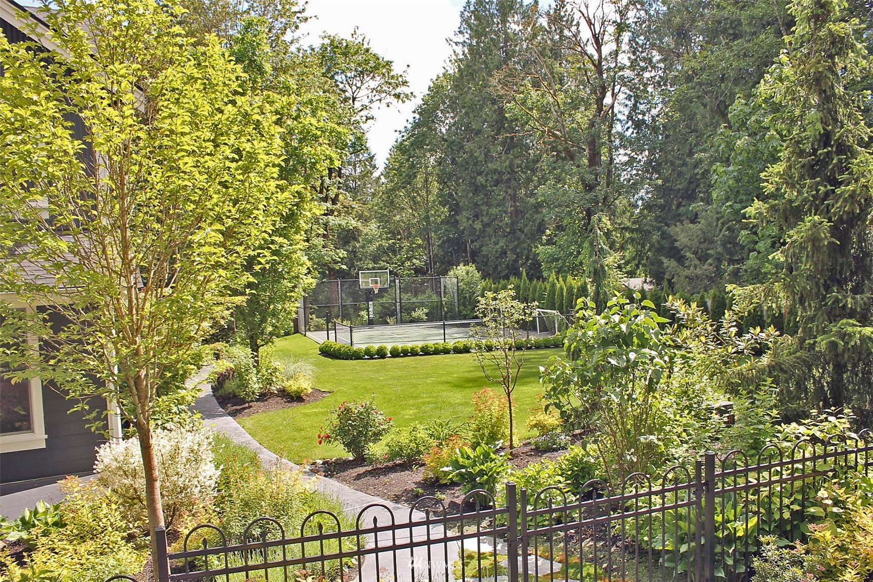 17720 190th Avenue Southeast Renton, WA 98058 - Photo 38 of 40 a view of a lake with houses