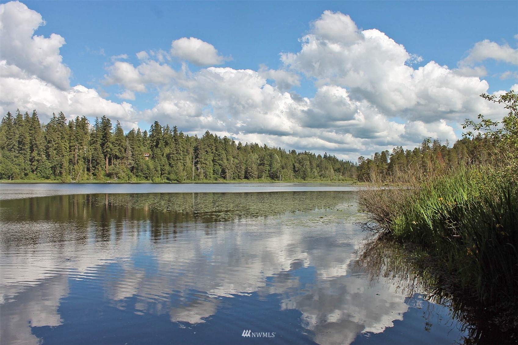 17720 190th Avenue Southeast Renton, WA 98058 - Photo 5 of 40 a view of a lake