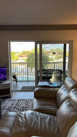 $2,650 | 230 North Federal Highway, Unit 305, Deerfield Beach, FL 33441