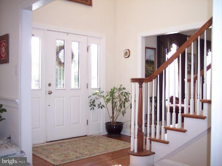 35 Mill Road Hatfield, PA 19440 - Photo 3 of 25 Foyer
