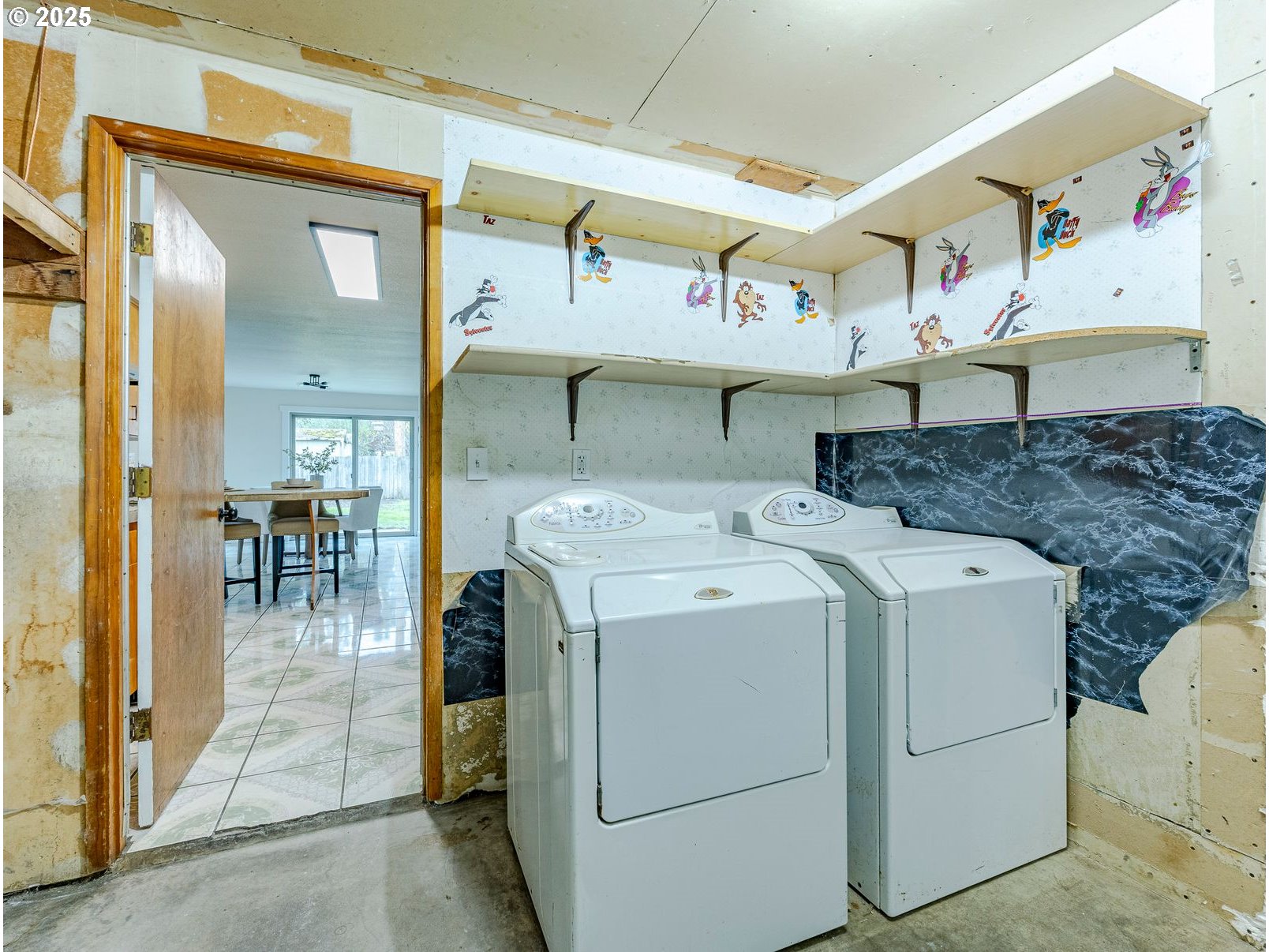 5982 G Street Springfield, OR 97478 - Photo 34 of 39 a utility room with dryer and washer