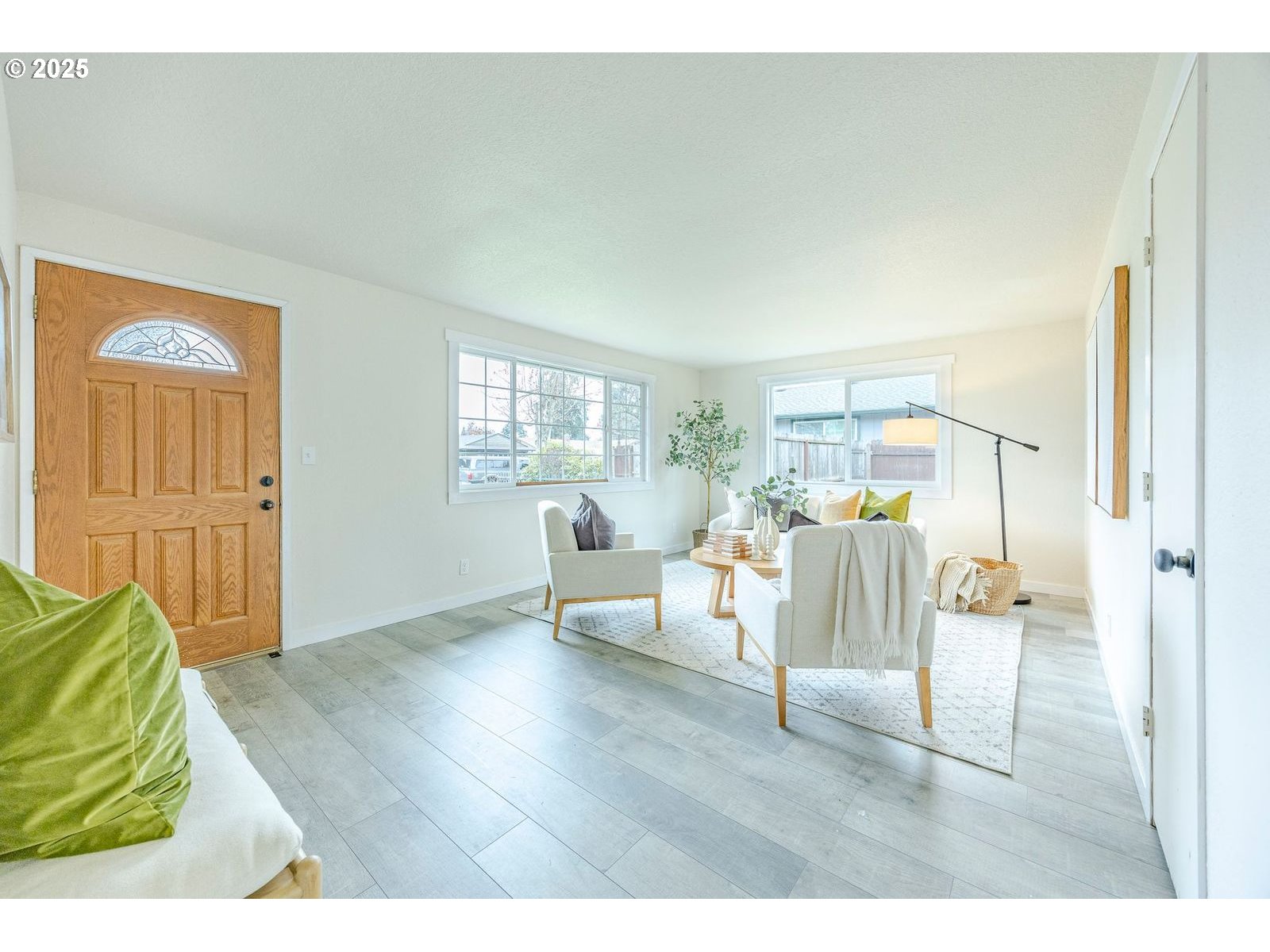 5982 G Street Springfield, OR 97478 - Photo 6 of 39 a living room with furniture and a wooden floor