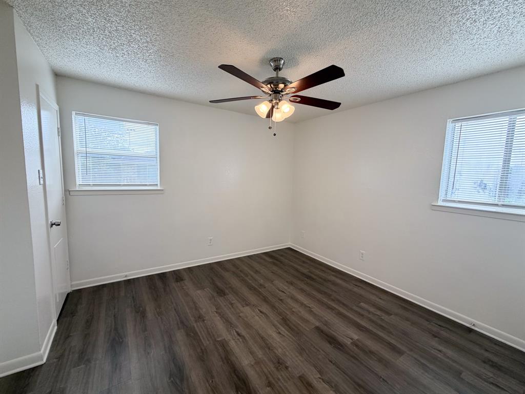 604 Walter Stephenson Road, Unit B Midlothian, TX 76065 - Photo 9 of 12 Gallery Image 9