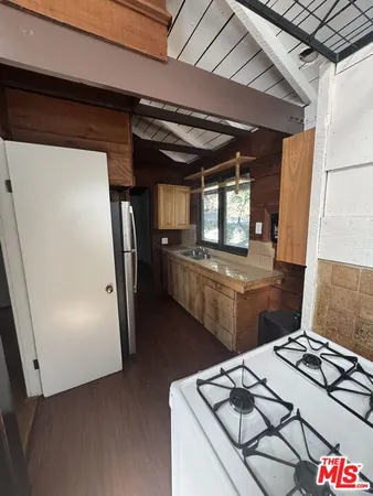 $3,750 | 825 North Beverly Glen Boulevard, Los Angeles, CA 90077