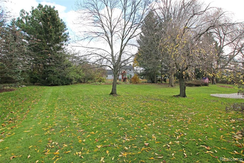 978 Dahlia Lane Rochester Hills, MI 48307 - Photo 20 of 24