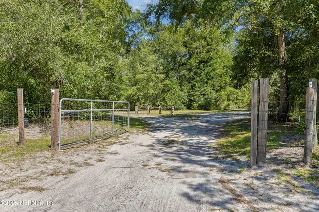 $359,000 | 269 Southwest Backwoods Glen, Fort White, FL 32038