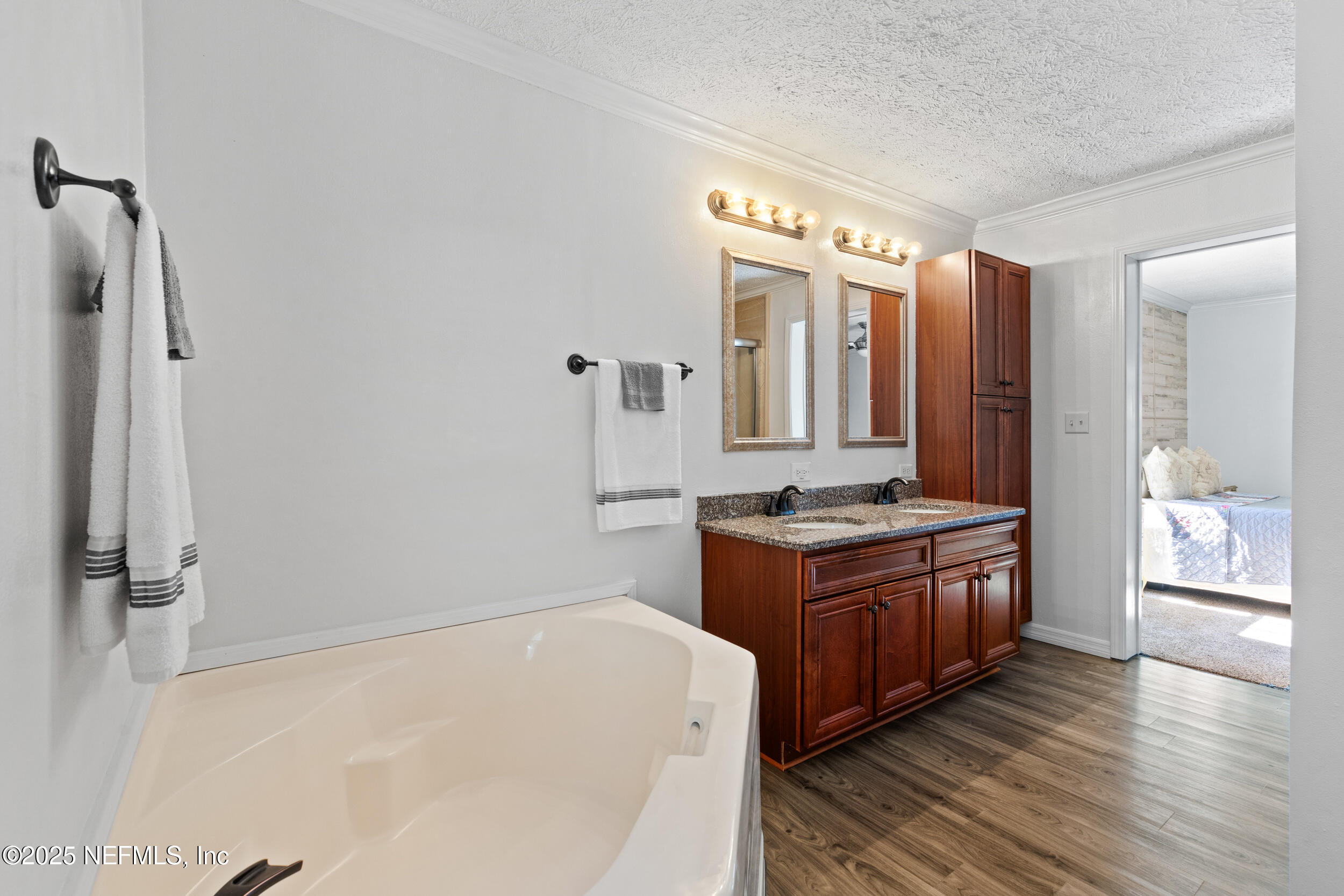 269 Southwest Backwoods Glen Fort White, FL 32038 - Photo 26 of 43 Primary Bath