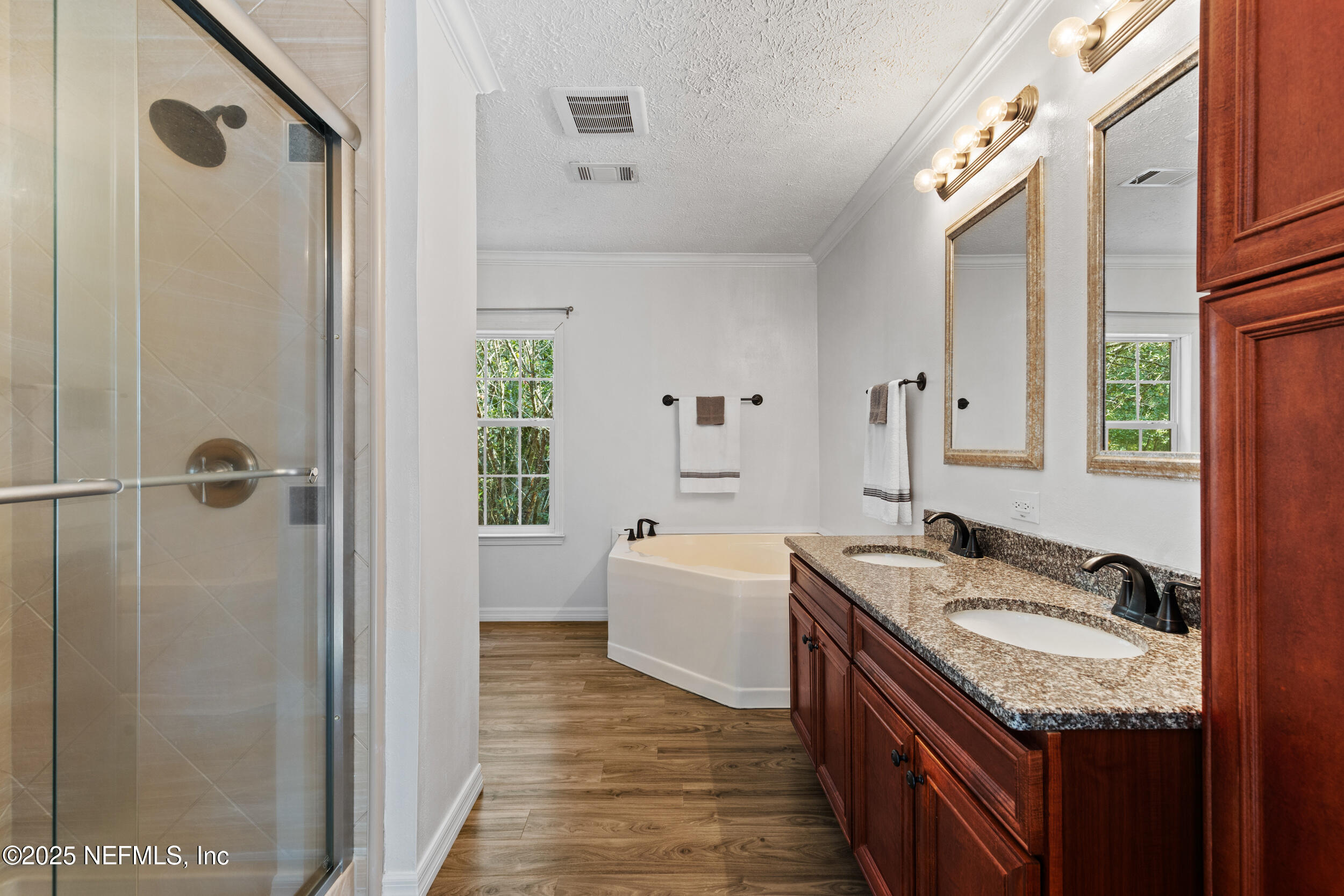 269 Southwest Backwoods Glen Fort White, FL 32038 - Photo 27 of 43 Primary Bath