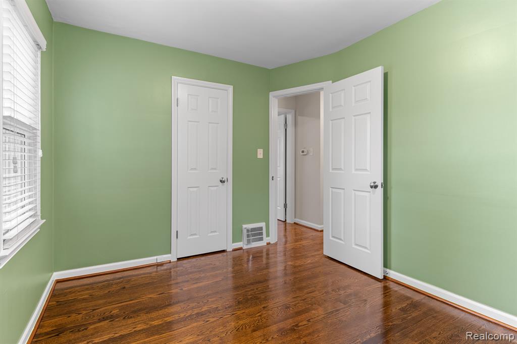 2756 Cumberland Road Berkley, MI 48072 - Photo 17 of 31 Gallery Image 17