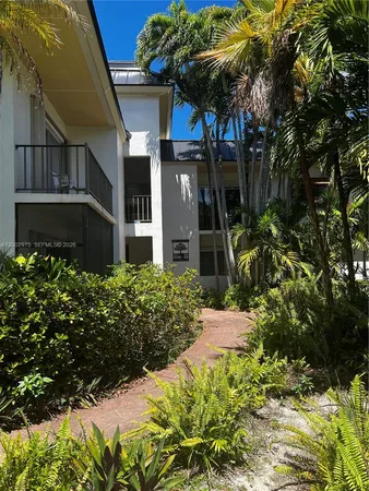 $370,000 | 9350 Southwest 77th Avenue, Unit G1, Miami, FL 33156