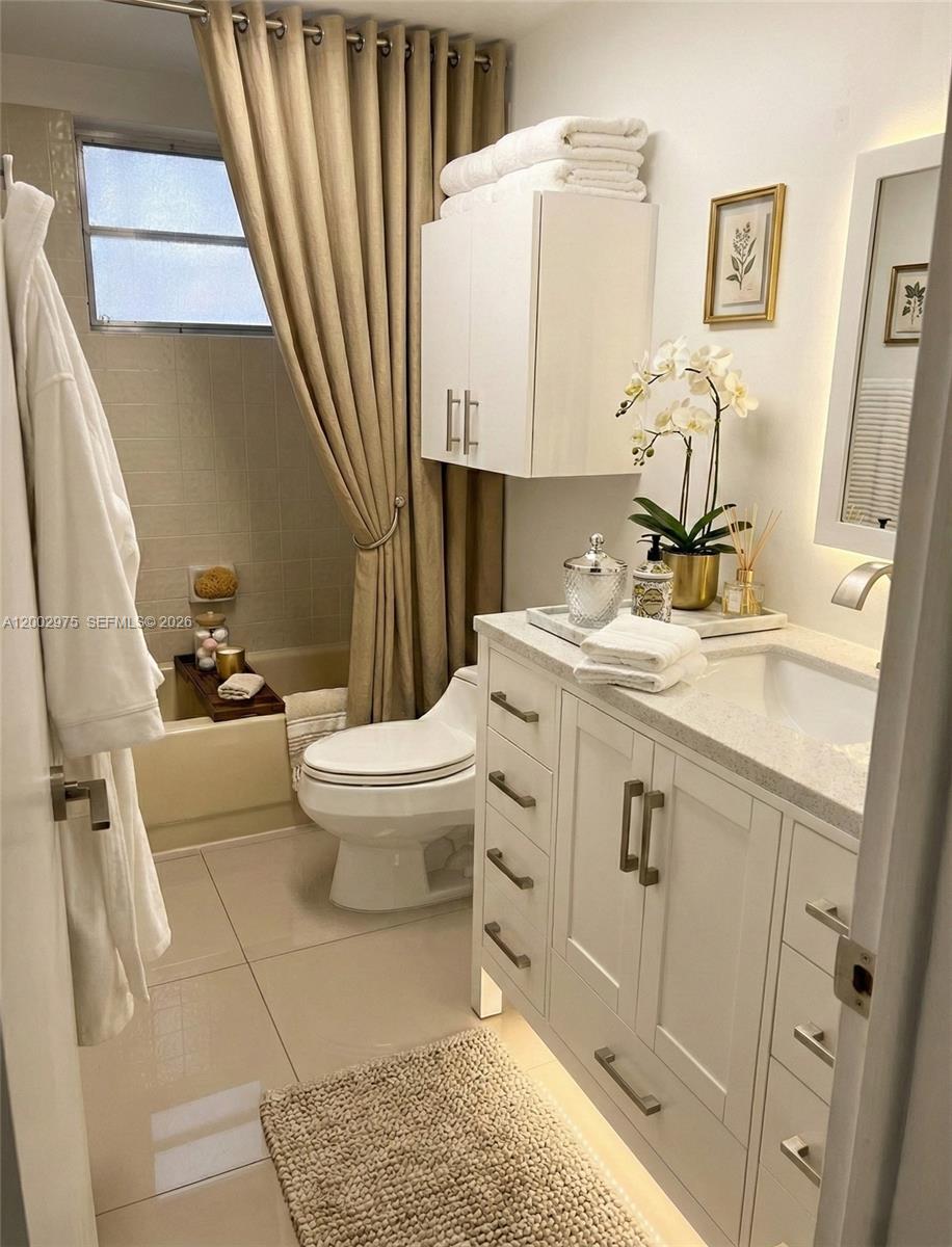 9350 Southwest 77th Avenue, Unit G1 Miami, FL 33156 - Photo 33 of 36 Virtually staged 2nd bathroom.