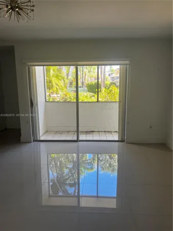 $370,000 | 9350 Southwest 77th Avenue, Unit G1, Miami, FL 33156