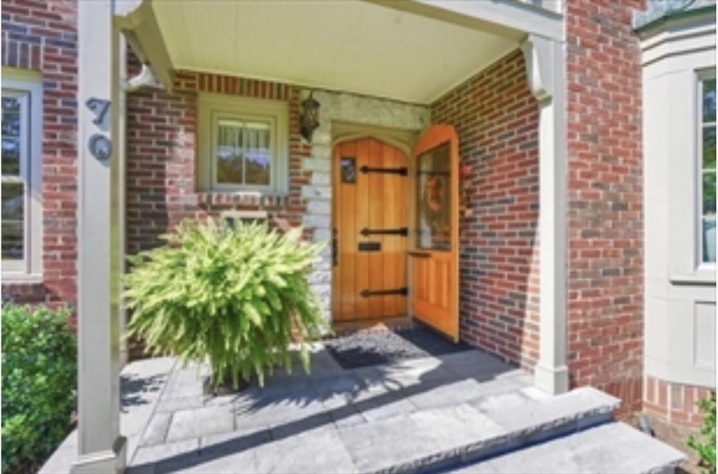 70 Dover Road Longmeadow, MA 01106 - Photo 2 of 26