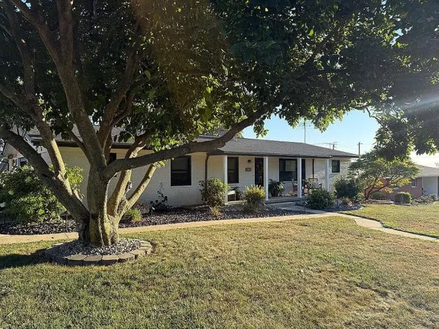 $332,000 | 8016 Blue Mound Drive, St. Rose, IL 62230