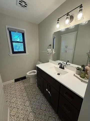 $332,000 | 8016 Blue Mound Drive, St. Rose, IL 62230