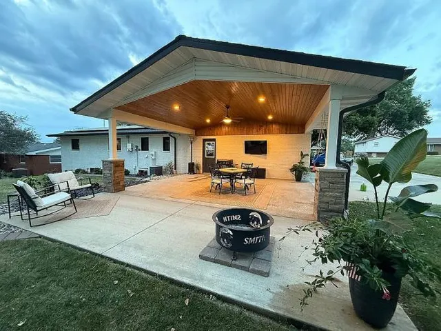 $332,000 | 8016 Blue Mound Drive, St. Rose, IL 62230