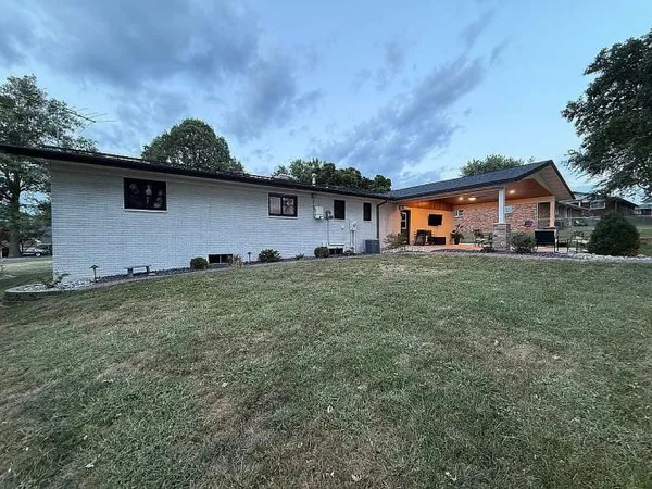 $332,000 | 8016 Blue Mound Drive, St. Rose, IL 62230