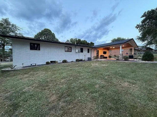 $332,000 | 8016 Blue Mound Drive, St. Rose, IL 62230