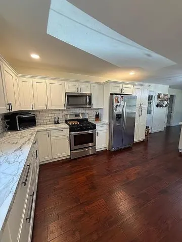 $332,000 | 8016 Blue Mound Drive, St. Rose, IL 62230