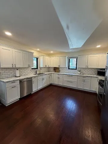 $332,000 | 8016 Blue Mound Drive, St. Rose, IL 62230