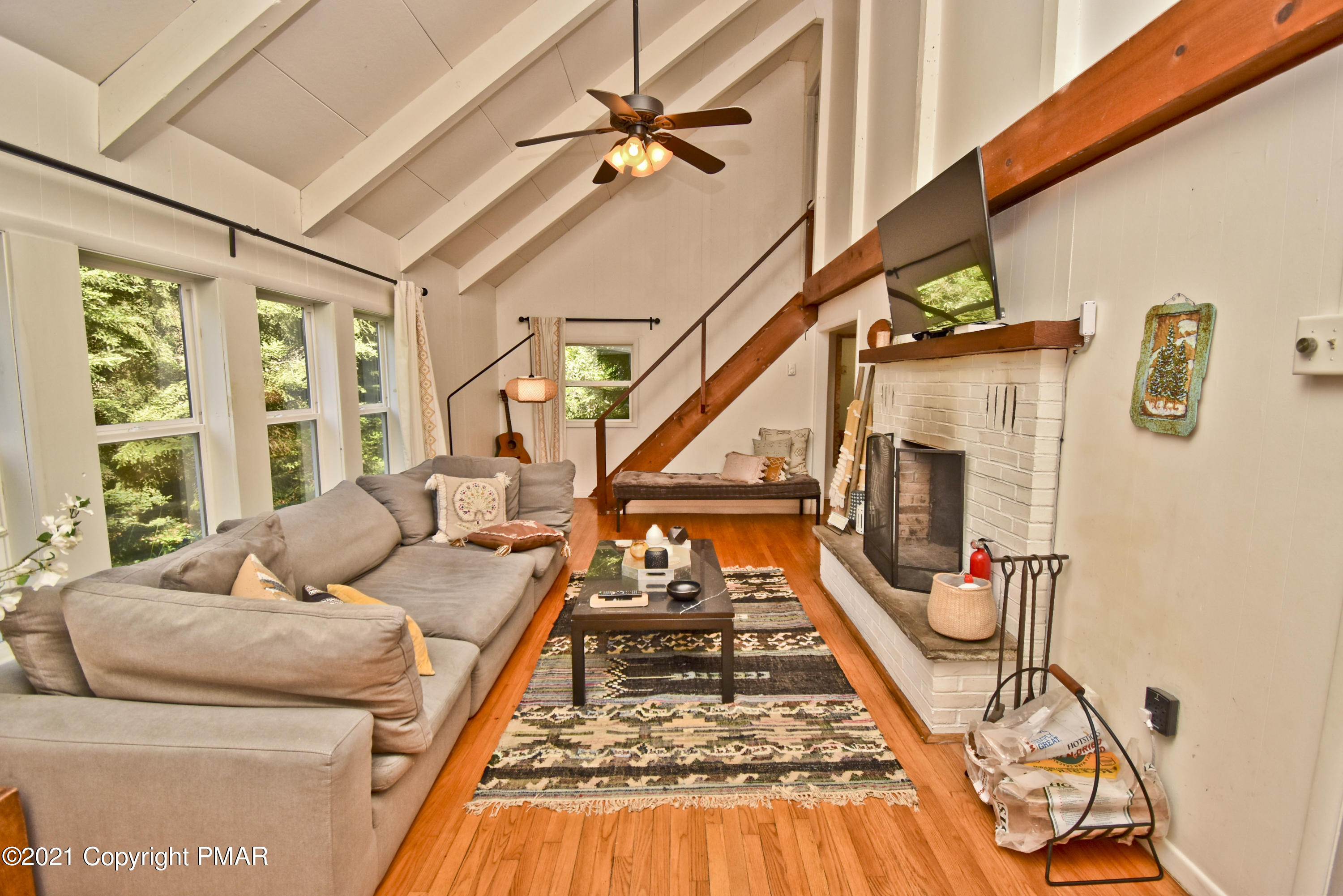 5160 Pine Tree Road Pocono Summit, PA 18346 - Photo 8 of 48 a living room with furniture