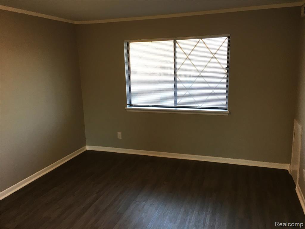 256 East 13 Mile Road Madison Heights, MI 48071 - Photo 9 of 11